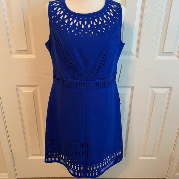 Eliza J Laser Cut Crepe Sleeveless Sheath Dress - Picture 3 of 5